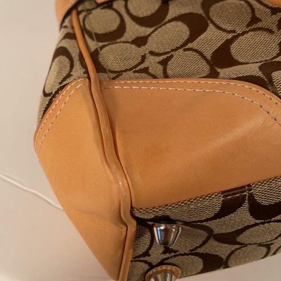 Coach Hampton Shoulder Bag - Picture 10 of 12